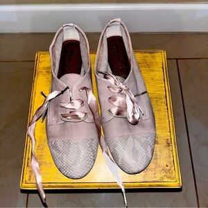 Tamaris leather Oxfords